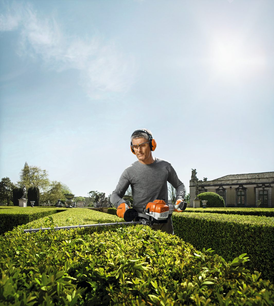 TAILLE-HAIES STIHL THERMIQUE HS 87 R BONHOMME