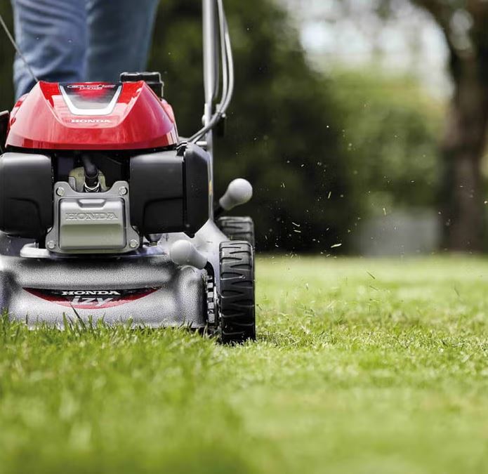 TONDEUSE THERMIQUE HONDA HRG 466 SKEH PELOUSE